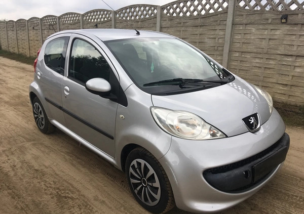 Peugeot 107 cena 10900 przebieg: 142846, rok produkcji 2006 z Nisko małe 56